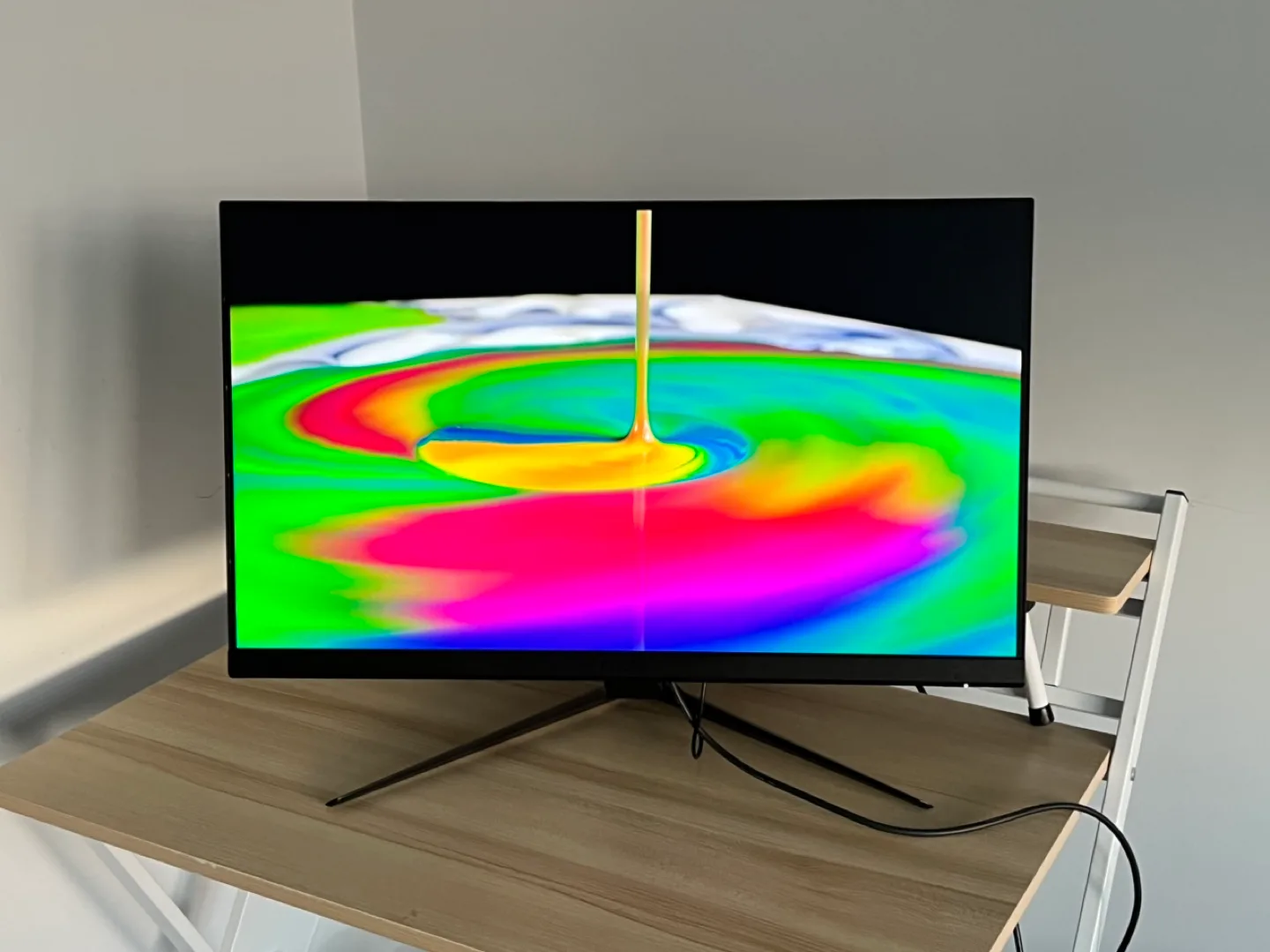 Amazing condition gaming monitor with a 144 hz at 27” image indicator(6)