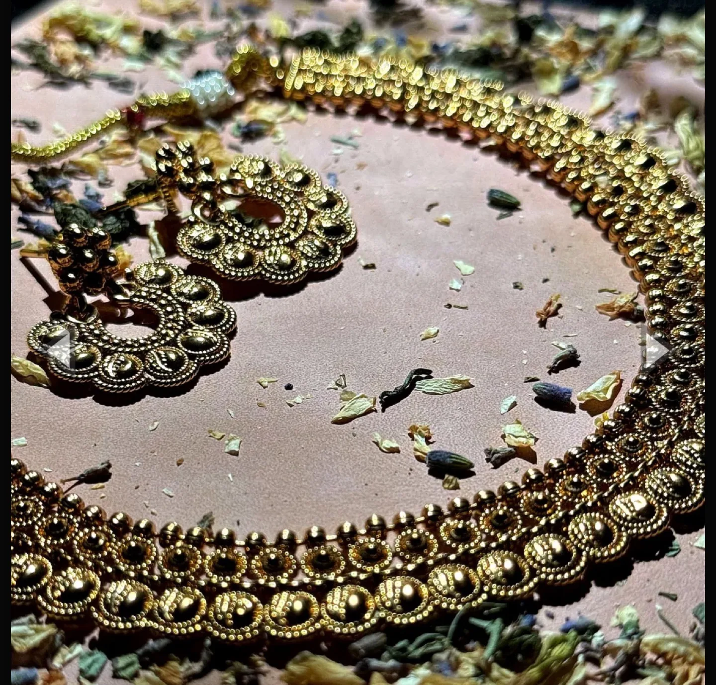 Gold-tone necklace and earring set thumbnail