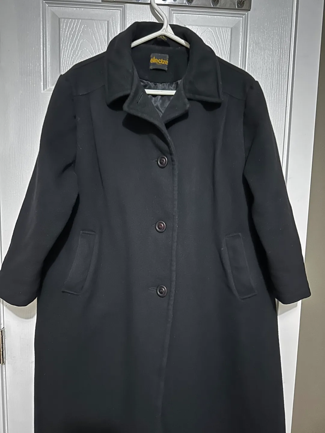 Electrè Paris Women's Black Long Coat image indicator(4)