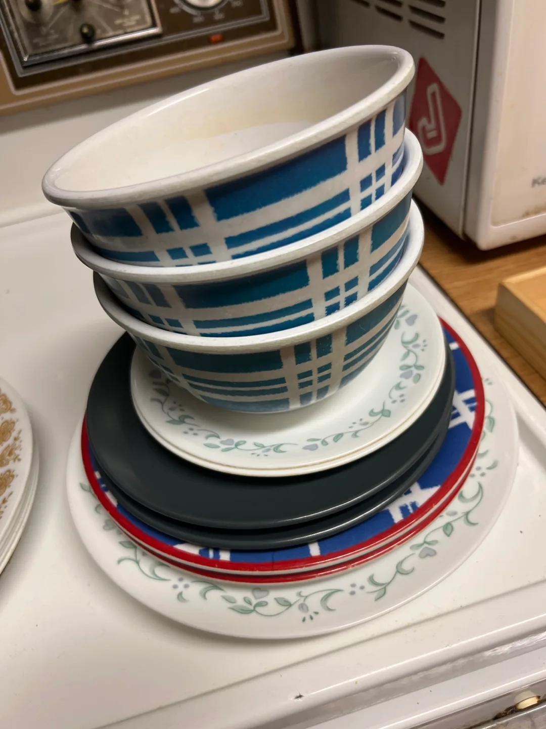 Ikea & Corelle Dishes and Bowls image indicator(2)