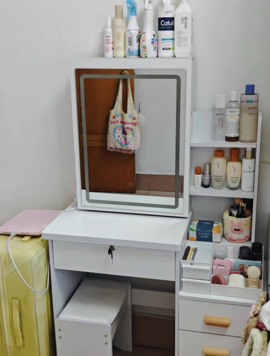 Makeup mirror new  for sale