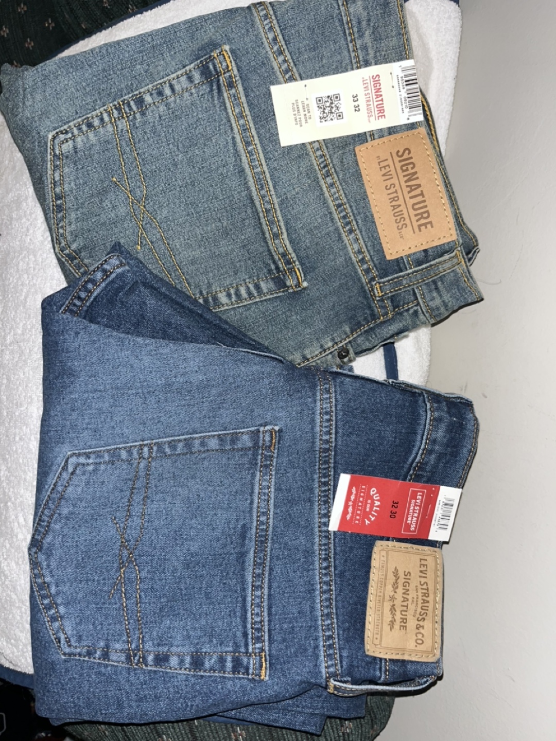 Levi's Strauss & Co. Signature Men's Jeans - 2 Pairs - photo 4