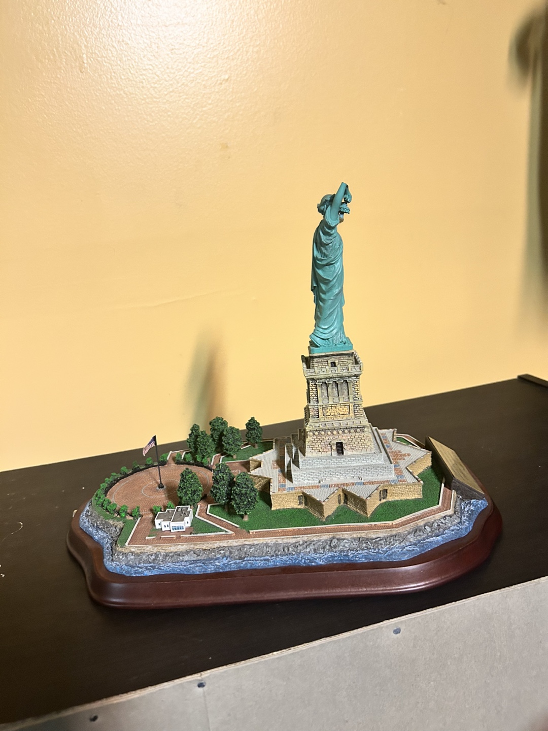 Statue of Liberty Collectible Figurine - photo 2