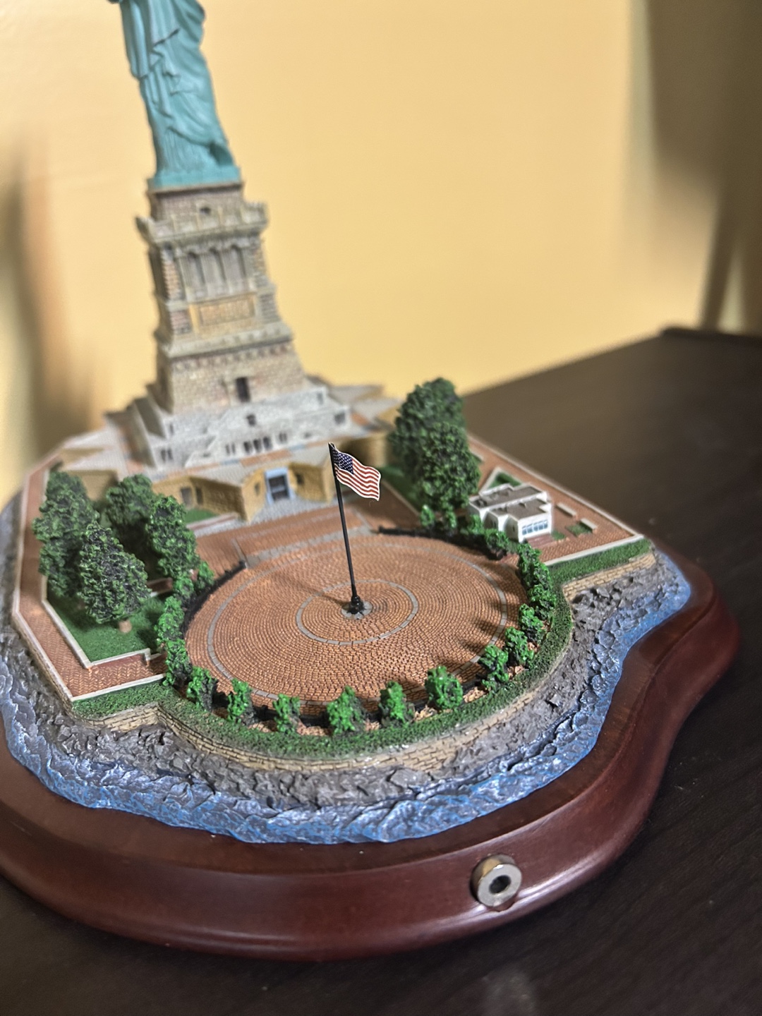 Statue of Liberty Collectible Figurine - photo 3