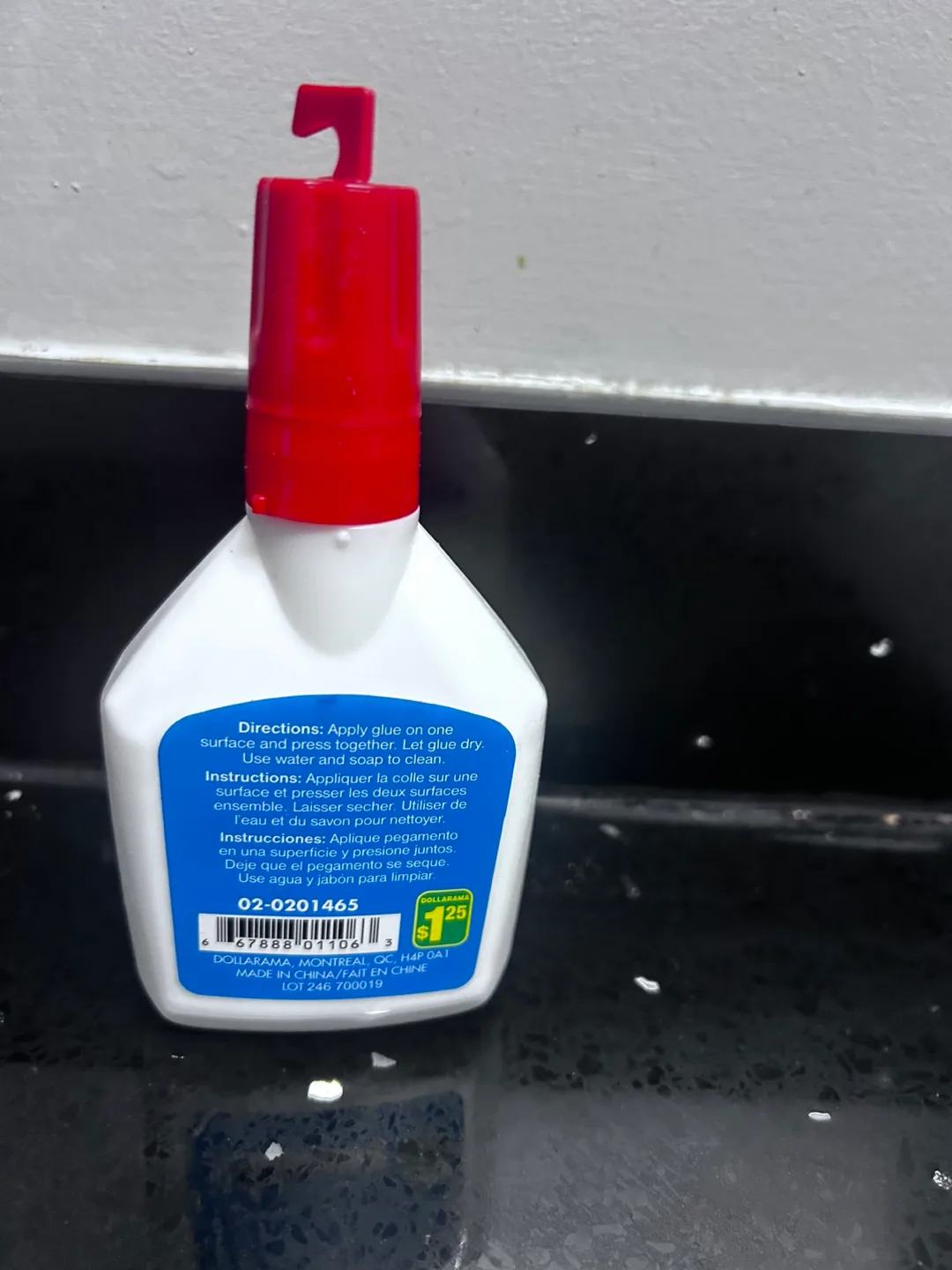 #Free cycle# Calvin Crafting Supplies White Glue image indicator(2)