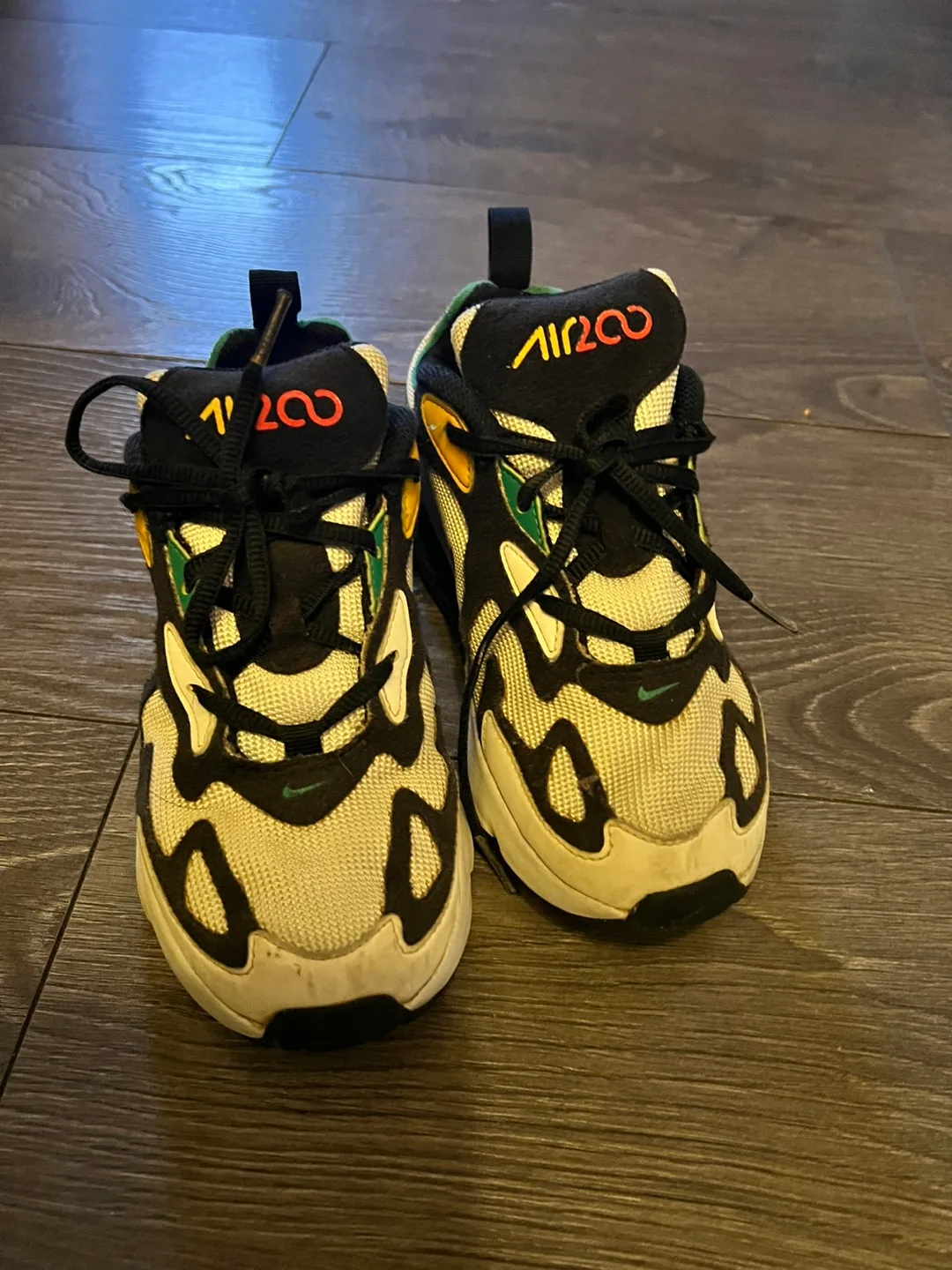 Nike Air Max 200 Shoes - Size 1Y image indicator(2)