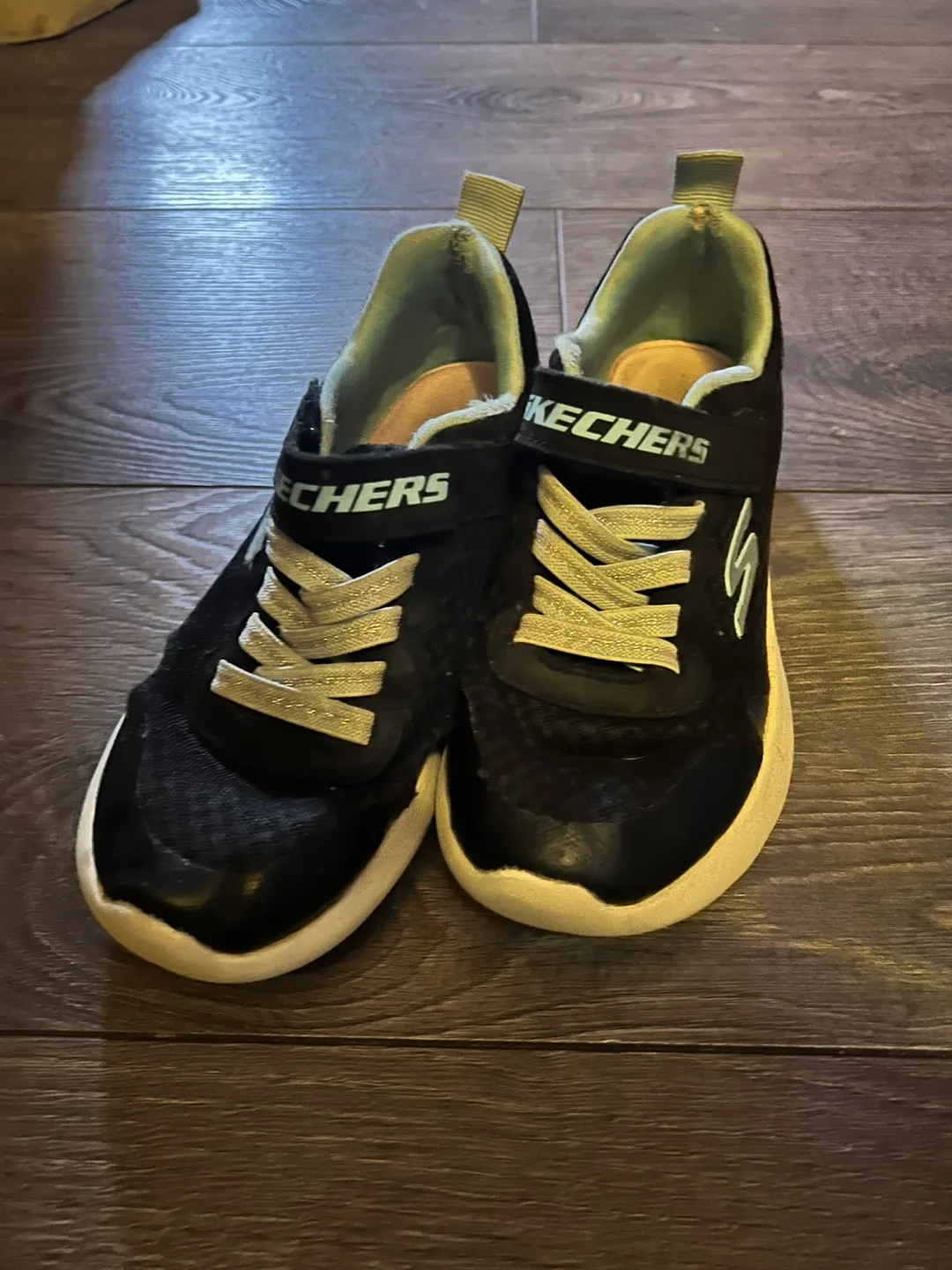 Skechers Girls' Sneakers Size 1 image indicator(4)
