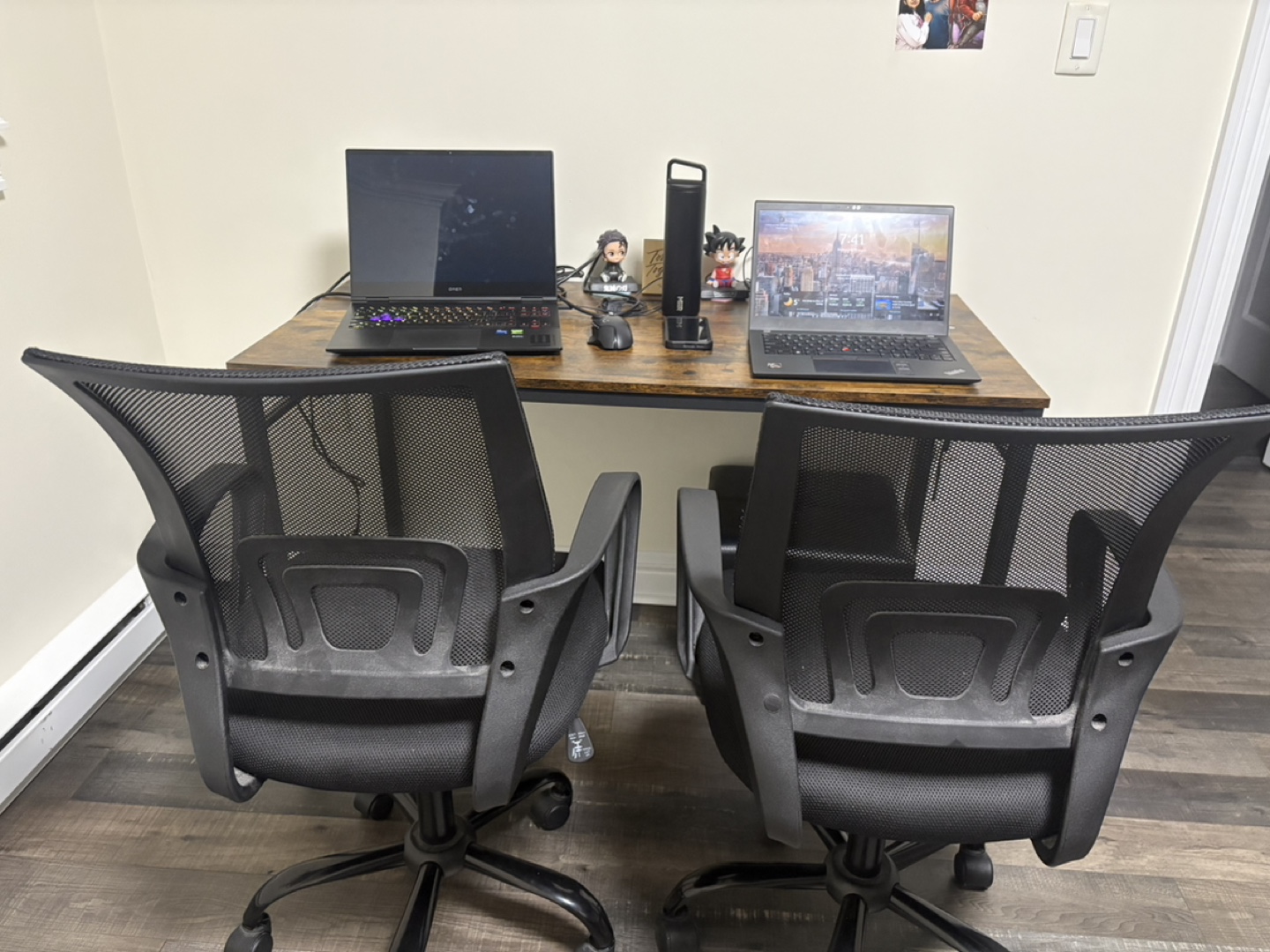 Office table - Home office setup - photo 3