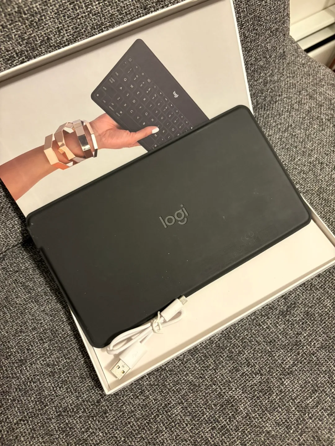 Logitech Keys-To-Go Slim Bluetooth Keyboard **SPRING CLEANING** image indicator(3)