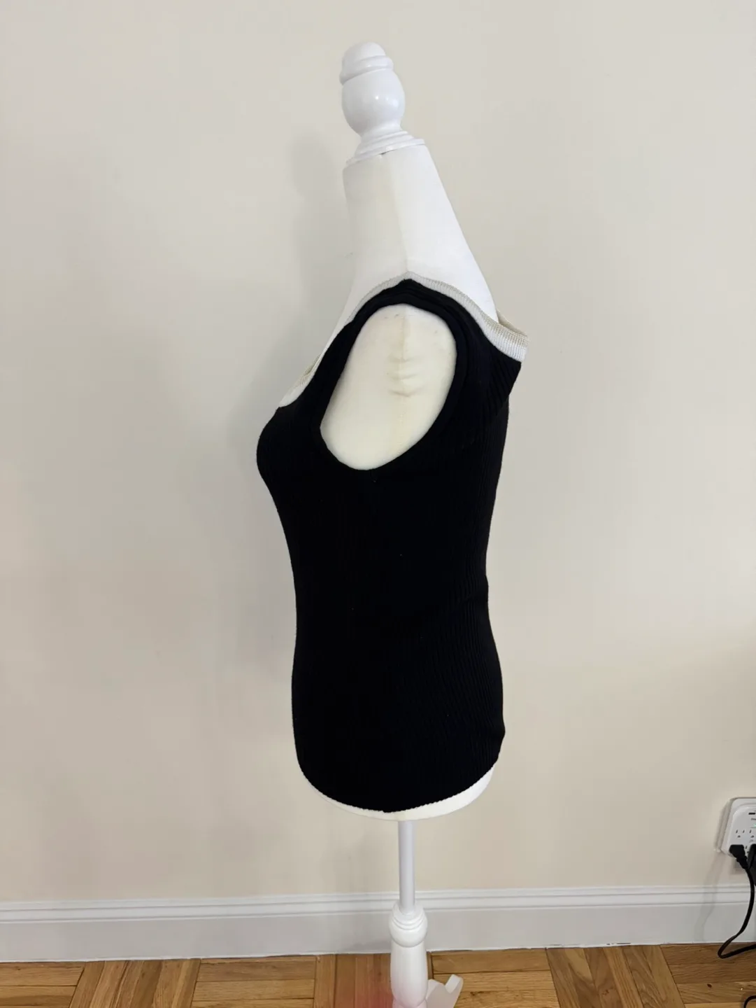 Anne Klein Black Ribbed Tank | Size M image indicator(6)