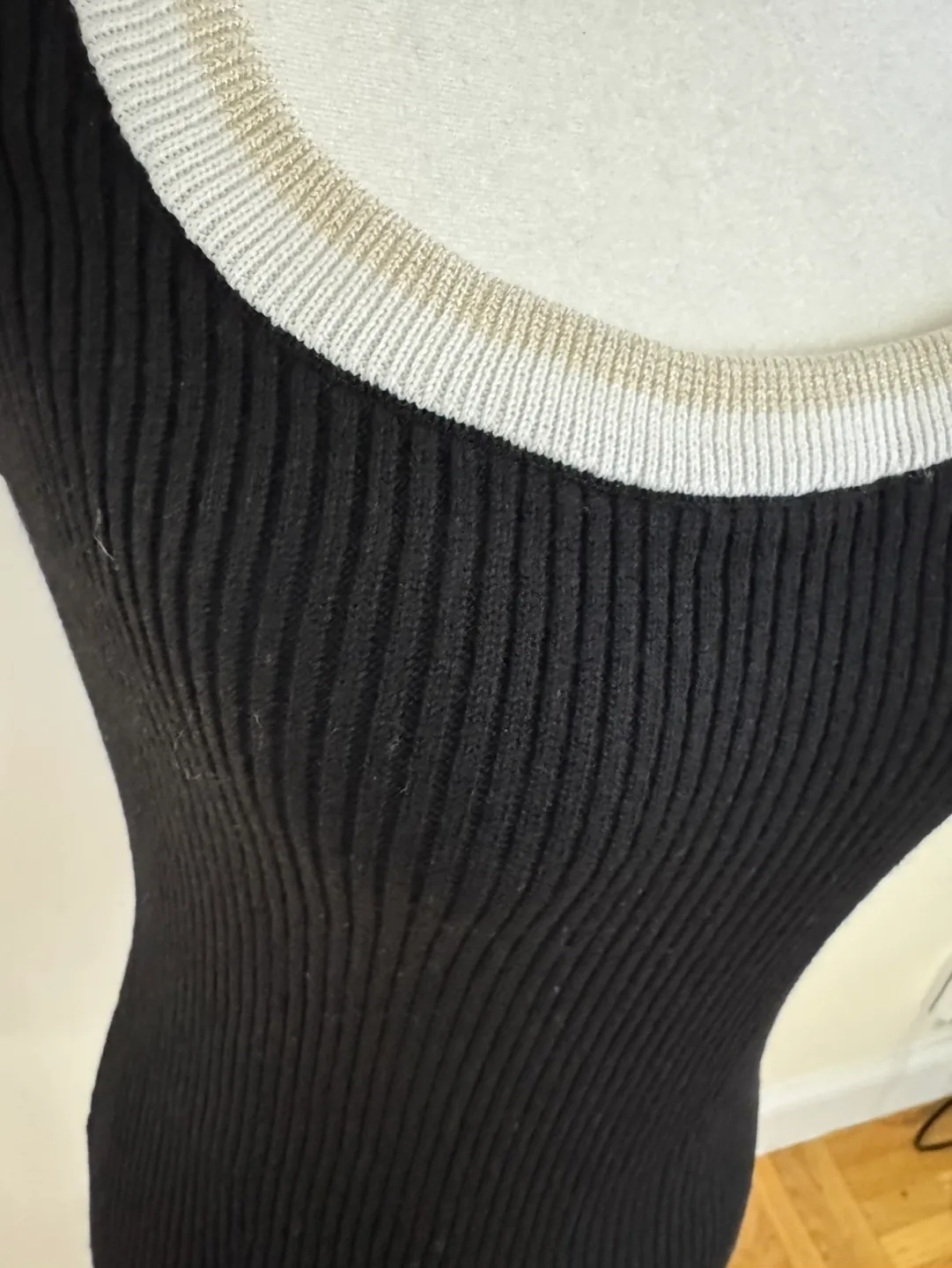 Anne Klein Black Ribbed Tank | Size M image indicator(3)