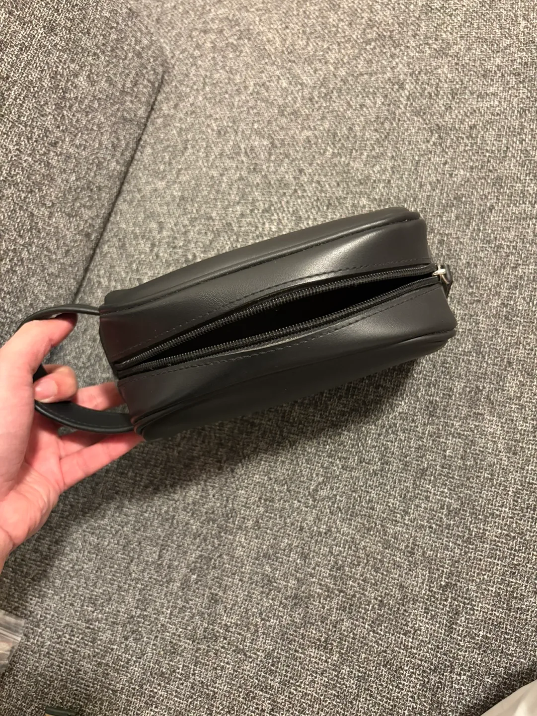 Black Travel Bag #freecycle **SPRING CLEANING** image indicator(2)