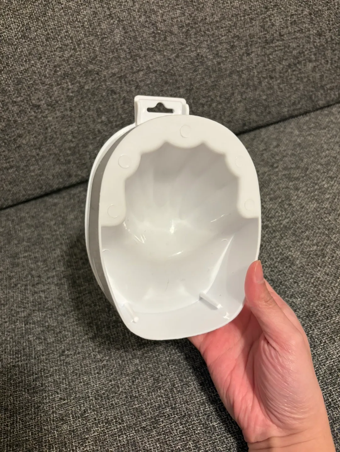 White Plastic Hand Bath Soak Bowl #freecycle **SPRING CLEANING** image indicator(2)