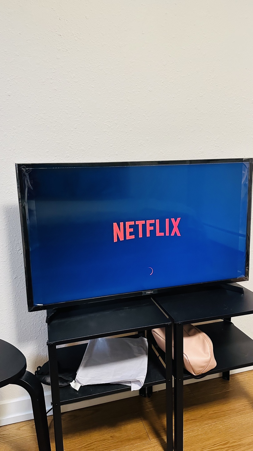 40 inch Samsung Smart TV
