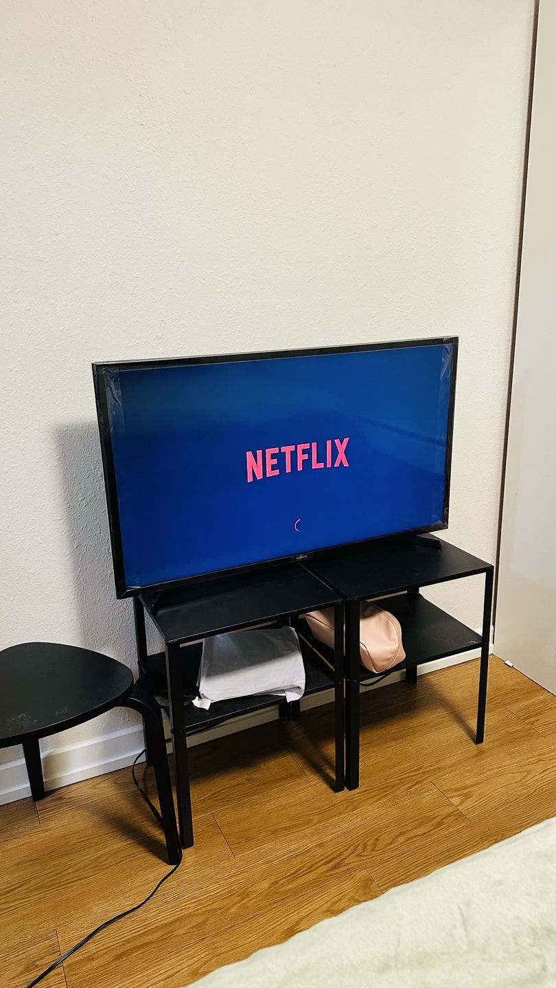 40 inch Samsung Smart TV - photo 2
