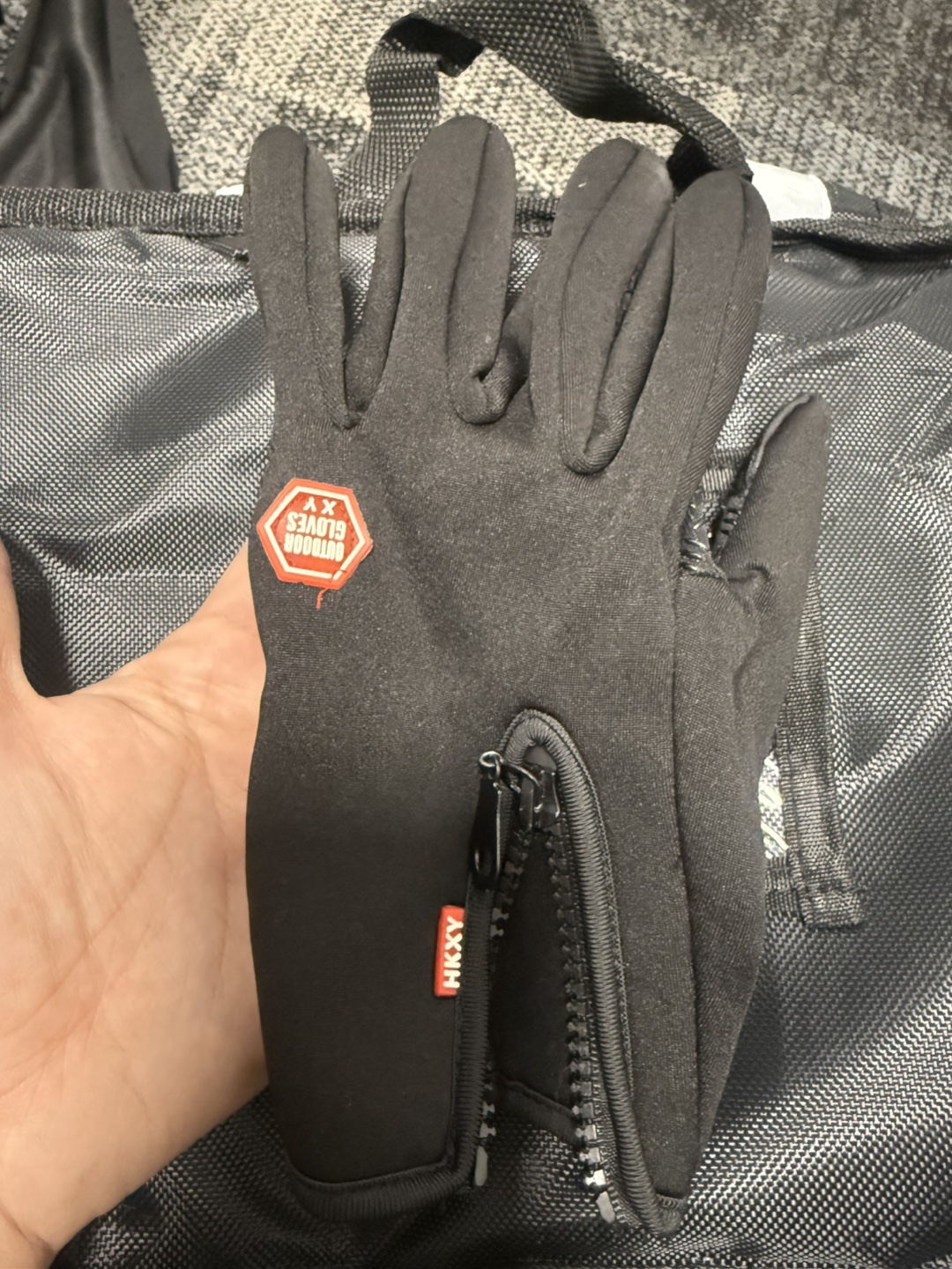 Black Outdoor Gloves with Zipper
