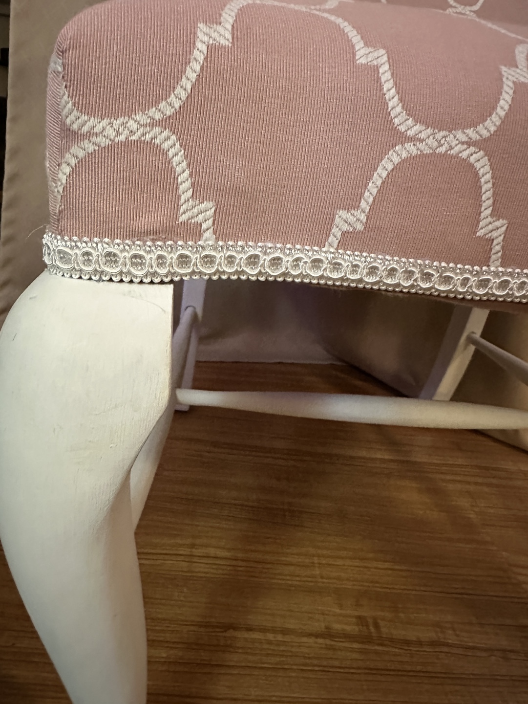 MUST GO TODAY Reupholstered Armchair, Pink and White - photo 2