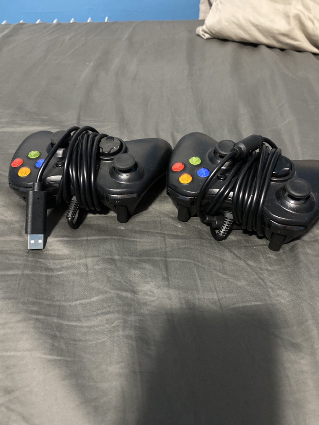 10 for one 15 for both.  Pair of Wired Xbox 360 Controllers. - photo 3