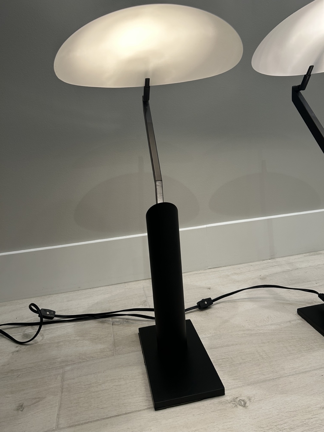 Inspiration Furniture bedside table lamps with diffuser - photo 4
