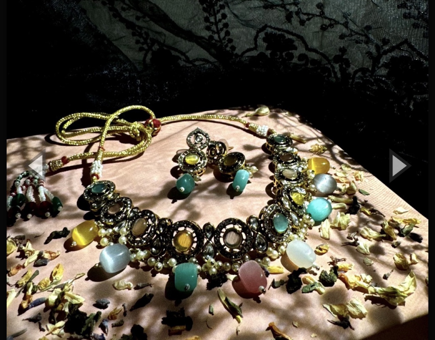 Multicoloured Stone Necklace Set - photo 2