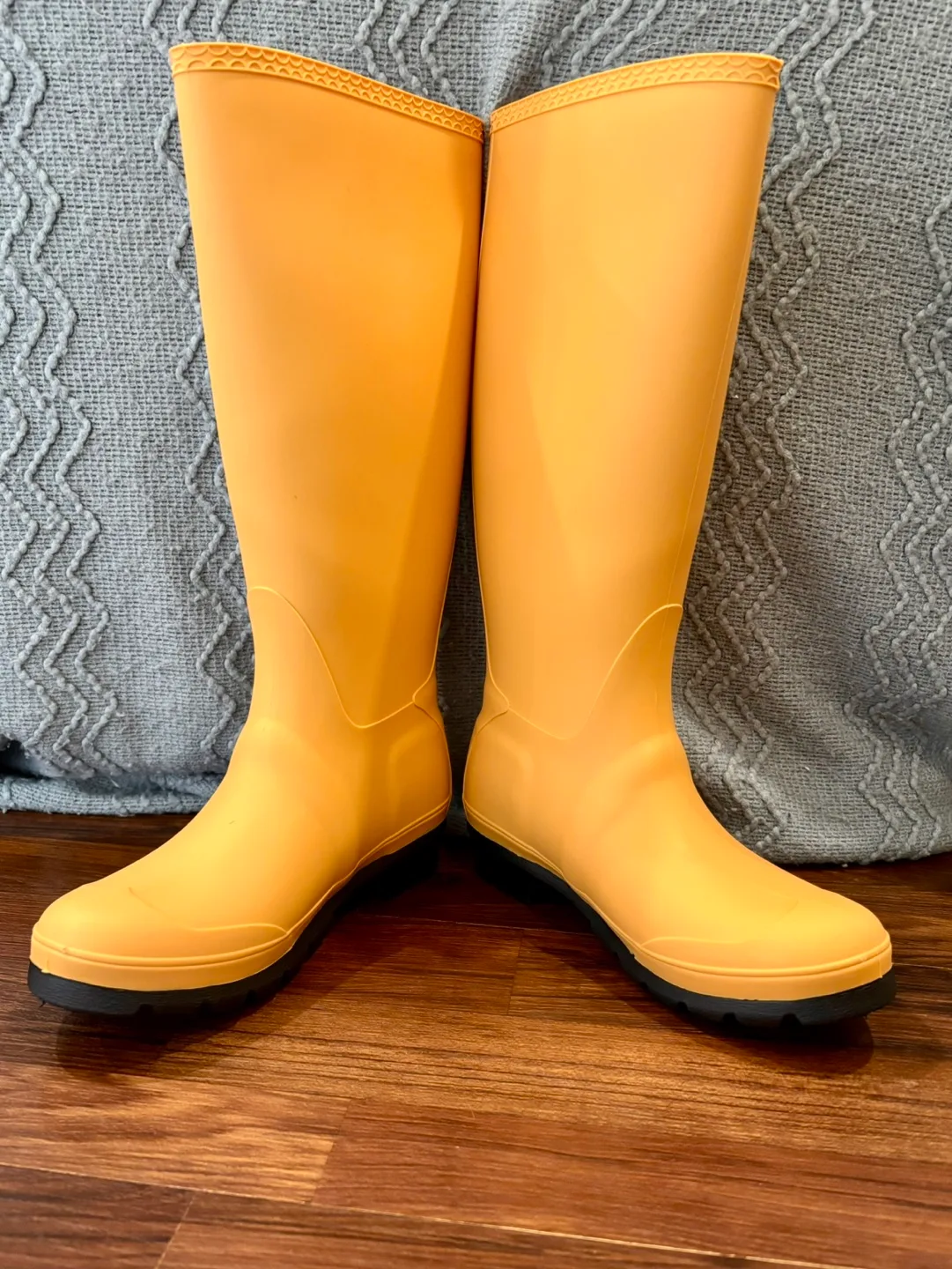Kamik (Jennifer) Women’s Yellow Rain Boots (NEVER WORN) image indicator(5)