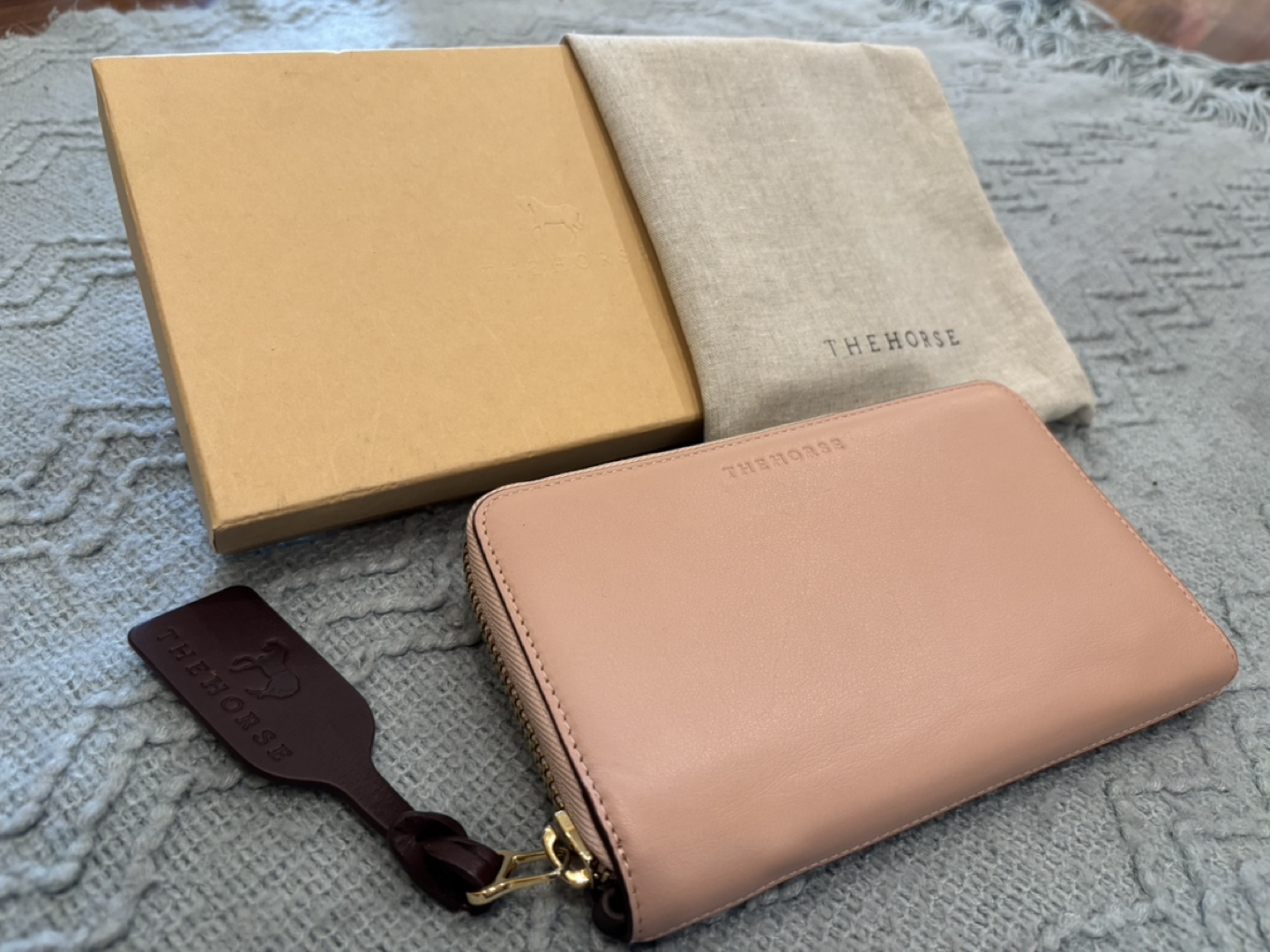 The Horse Women’s Zip-around Leather Wallet (NEVER USED) - photo 5