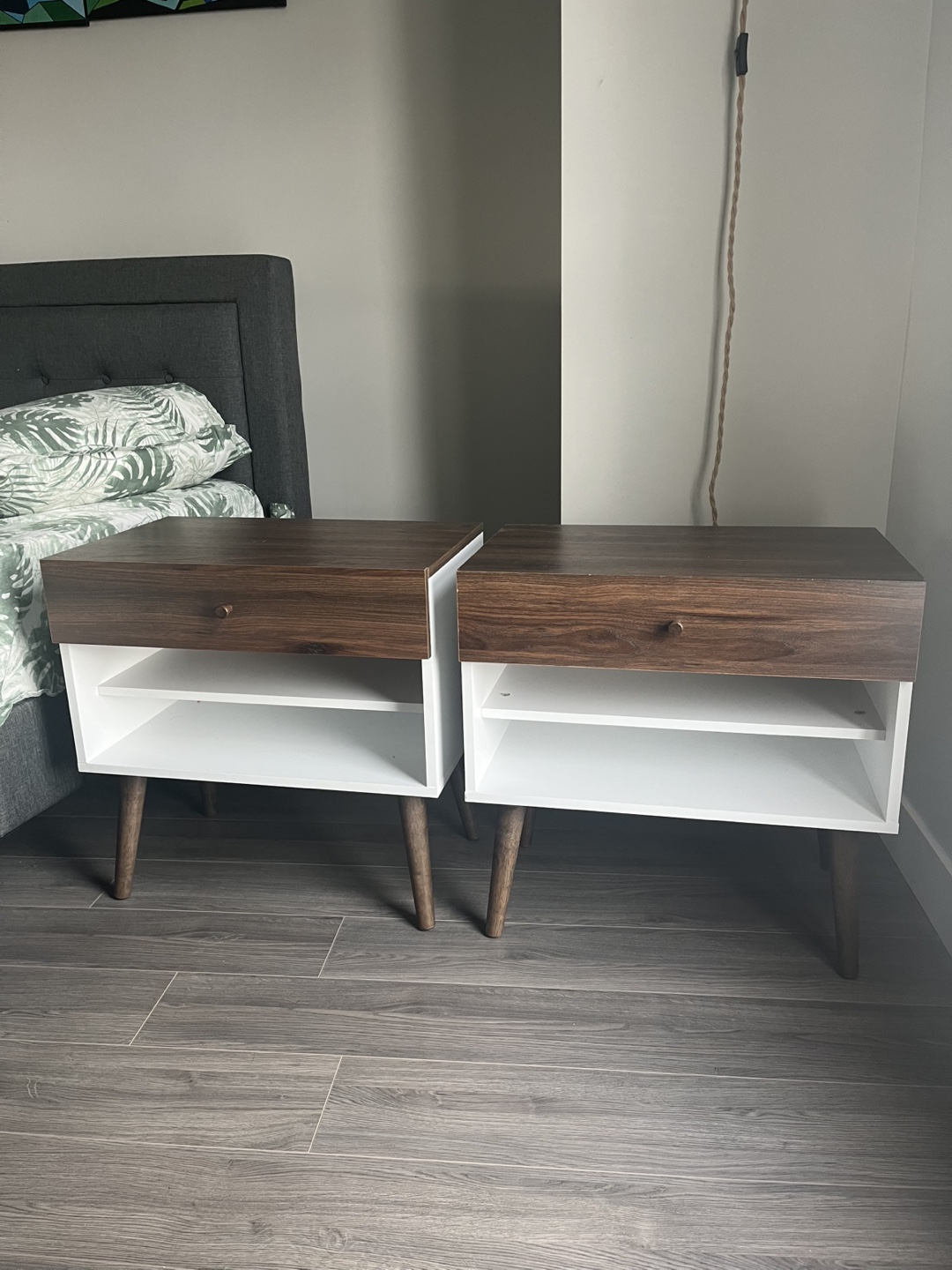 Pair of Mid-Century Modern Nightstands - photo 2