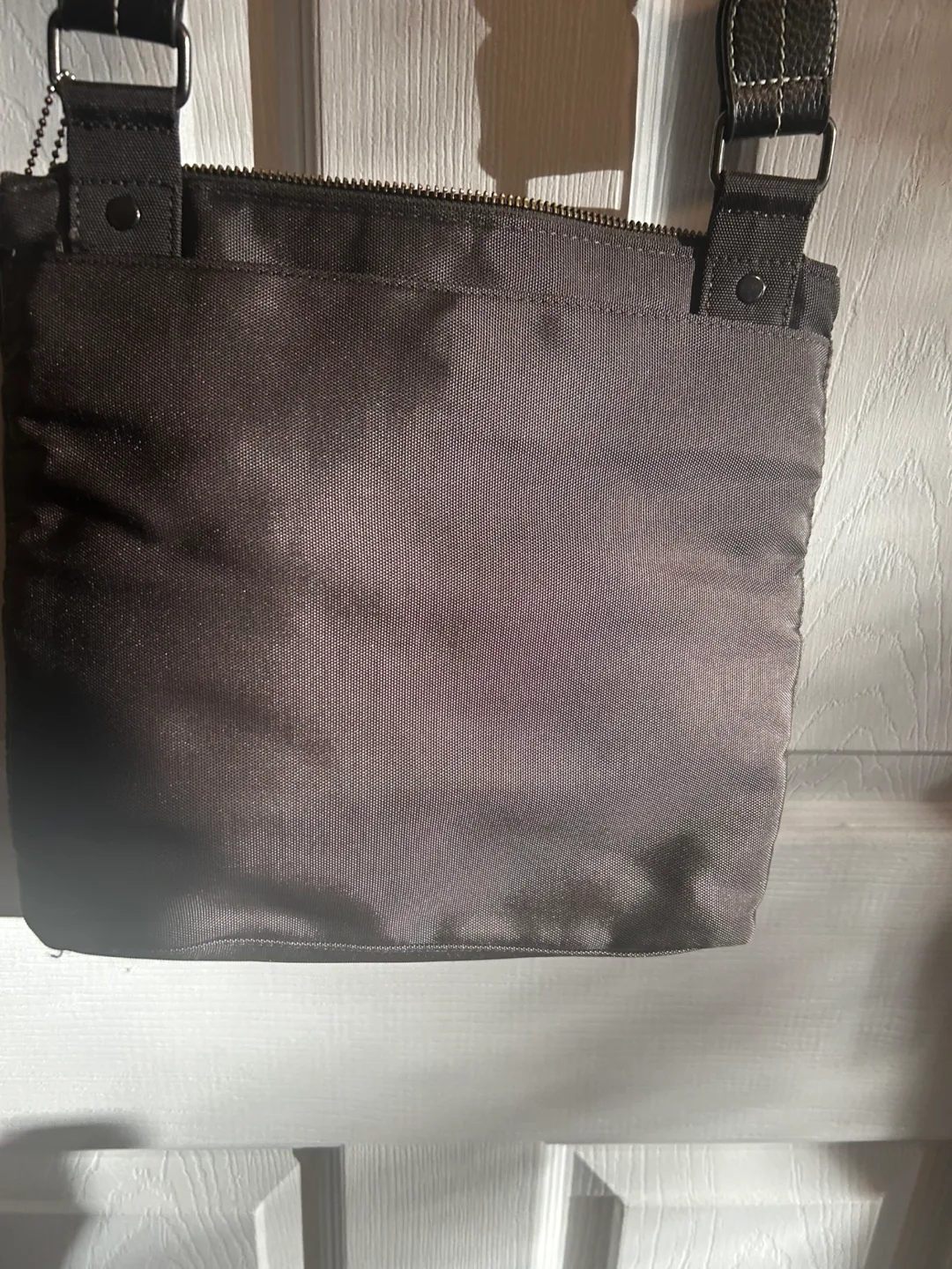NEW Roots Leather Crossbody Bag image indicator(4)