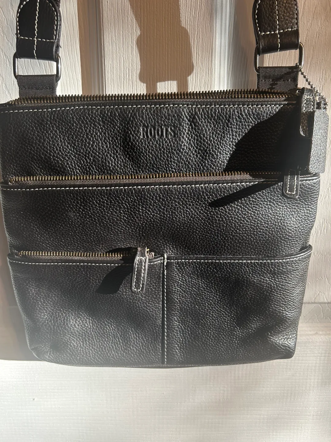 NEW Roots Leather Crossbody Bag image indicator(2)
