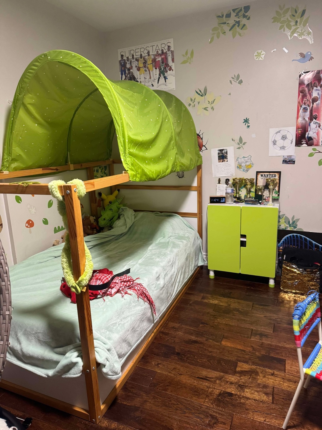 Kids' lime green bed canopy