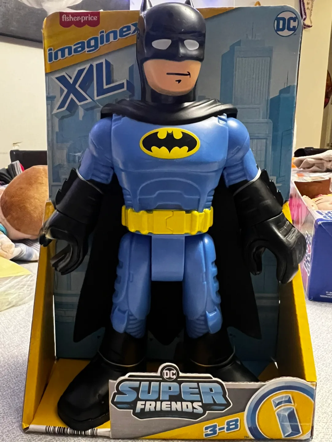 Imaginext DC Super Friends Batman XL 10-Inch Poseable Figure image indicator(2)