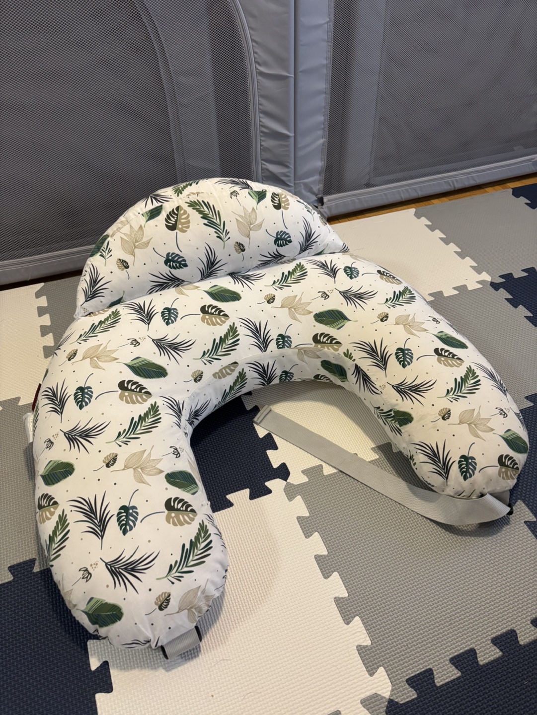 Momcozy Nursing Pillow - Tropical Leaf Print