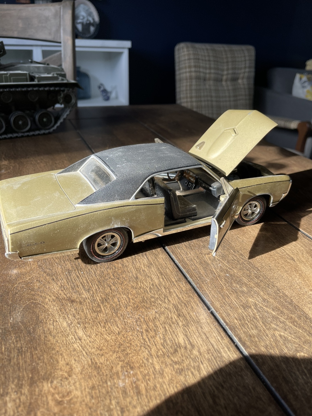 1967 Pontiac GTO Diecast Model Car - photo 3