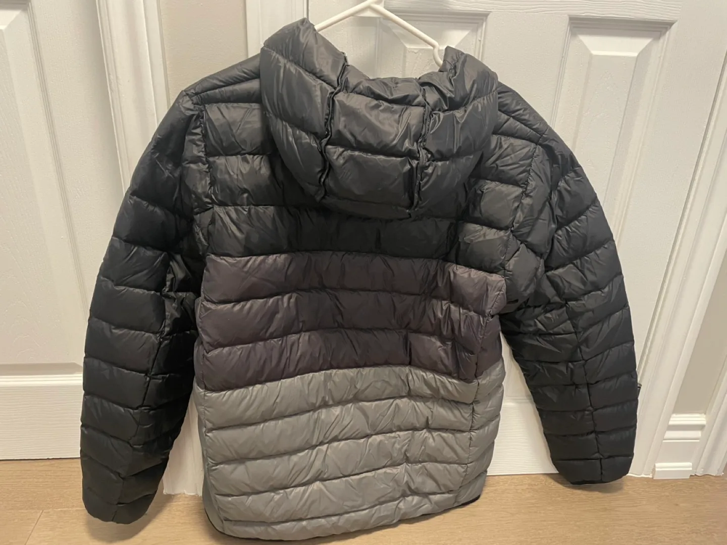 Eddie Bauer Men's Down Jacket - Size M/M image indicator(2)