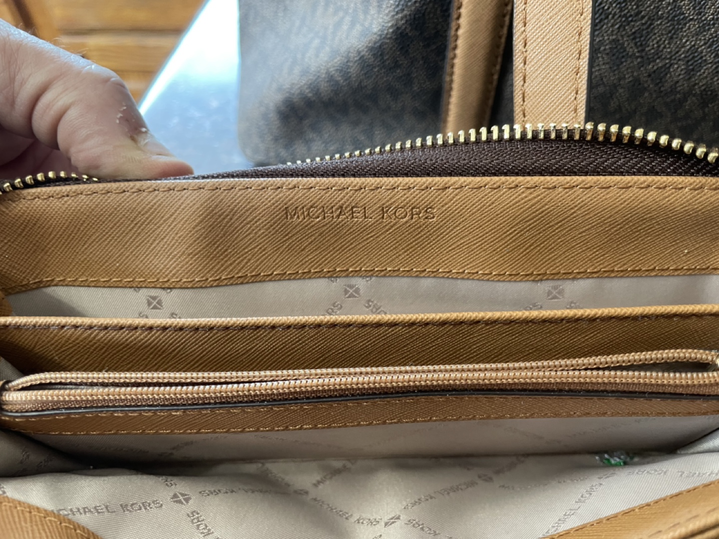 Michael Kors purse and Wallet Set - photo 2