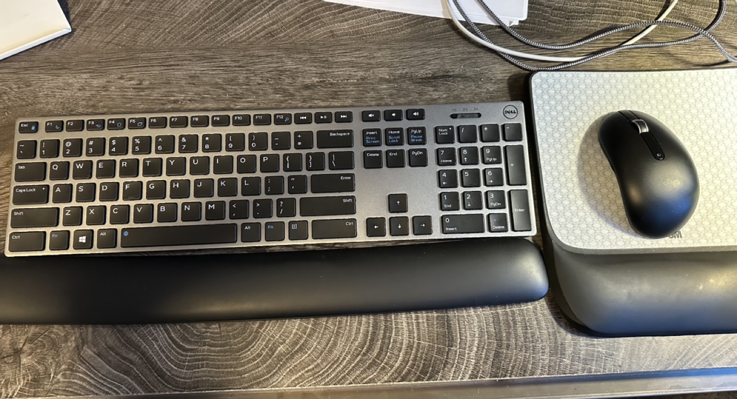 Dell wireless keyboard and mouse (KM717) - photo 2