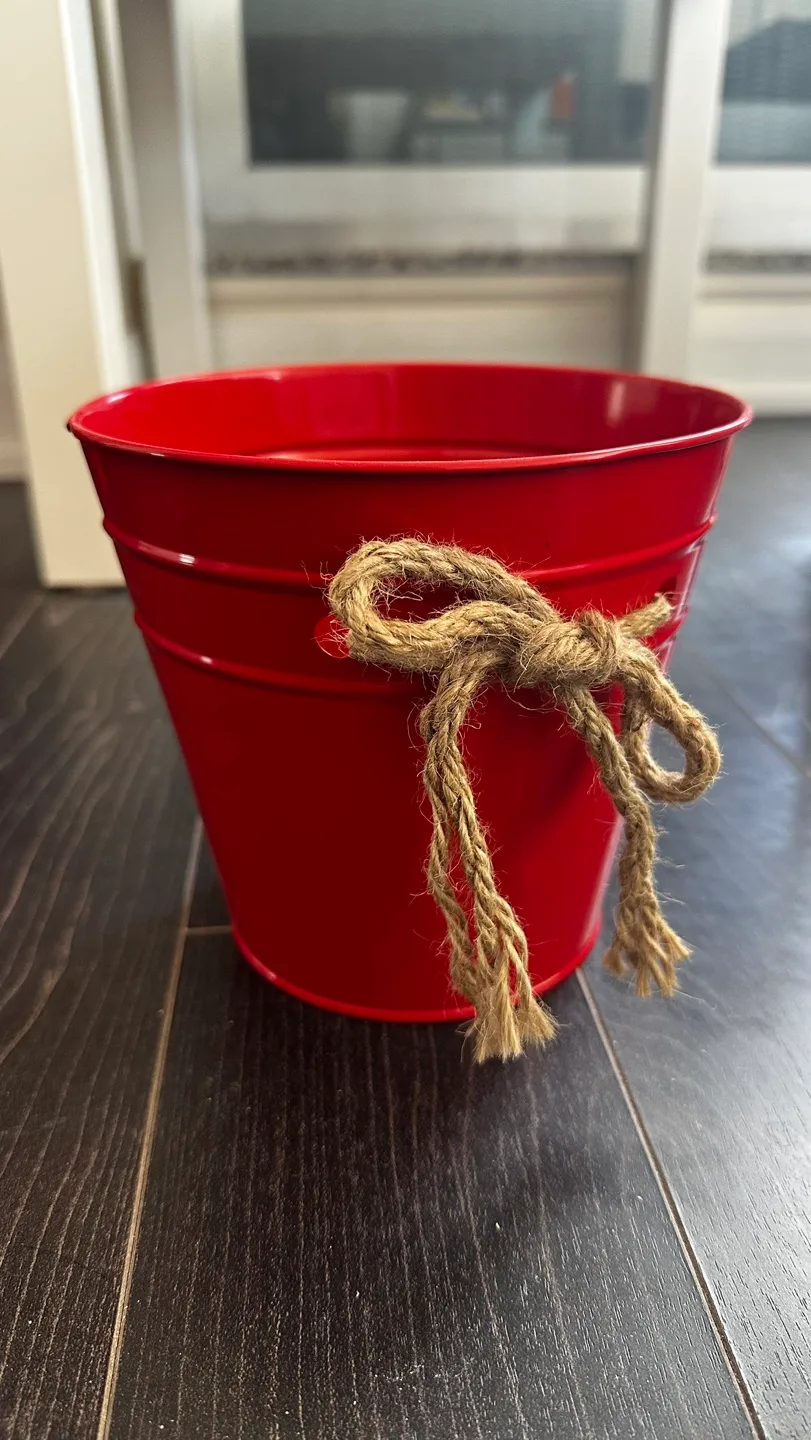 Red Metal Planter/Pot with Jute Bow image indicator(3)