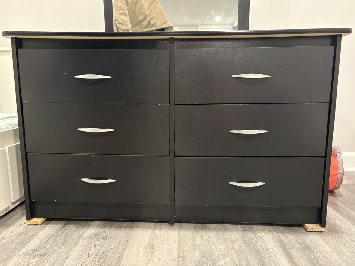 Black bedroom set (mirror, dresser, bedside drawer) - photo 2