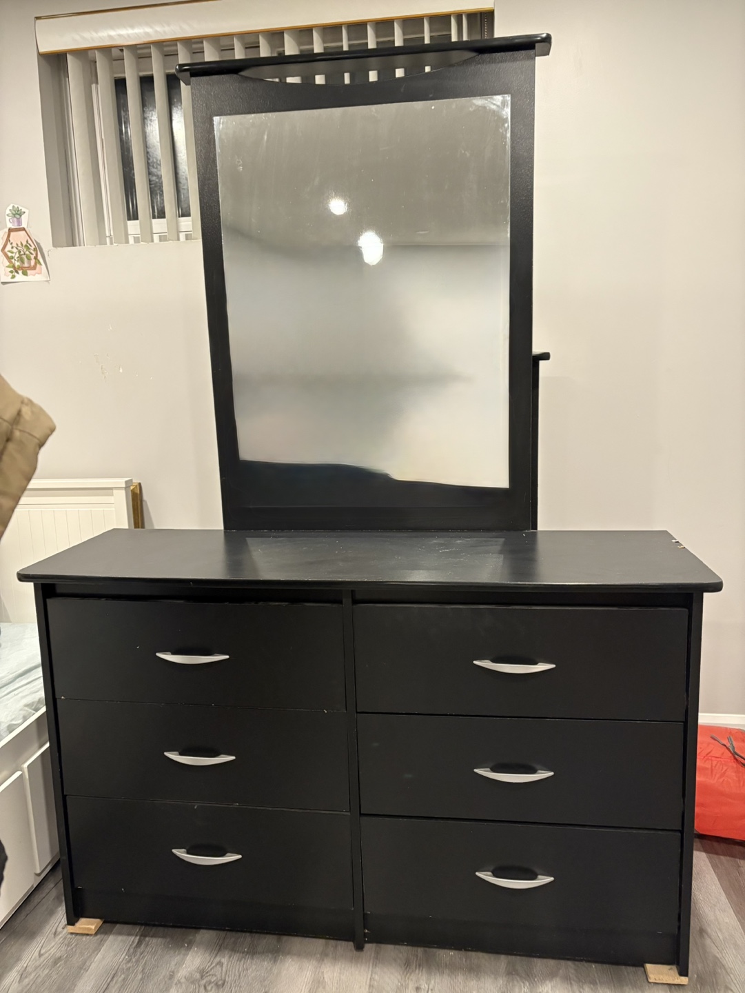 Black bedroom set (mirror, dresser, bedside drawer)