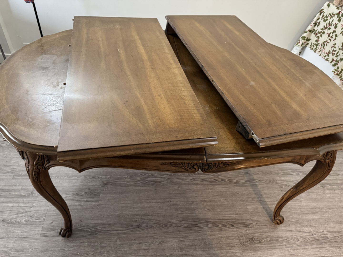 Extendable Wooden Dining Table - photo 3