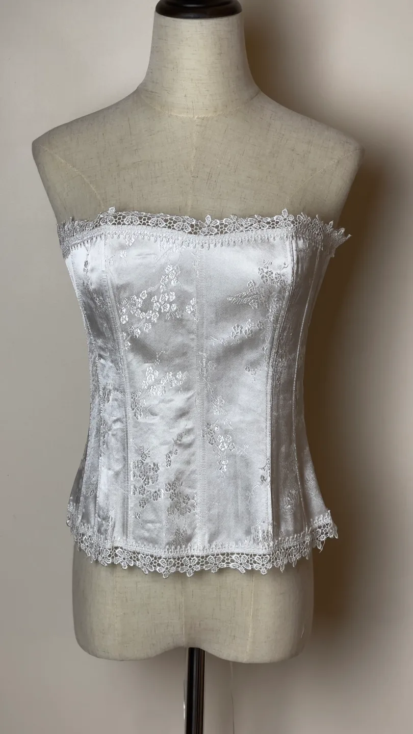 White Satin Corset with Floral Embroidery image indicator(2)