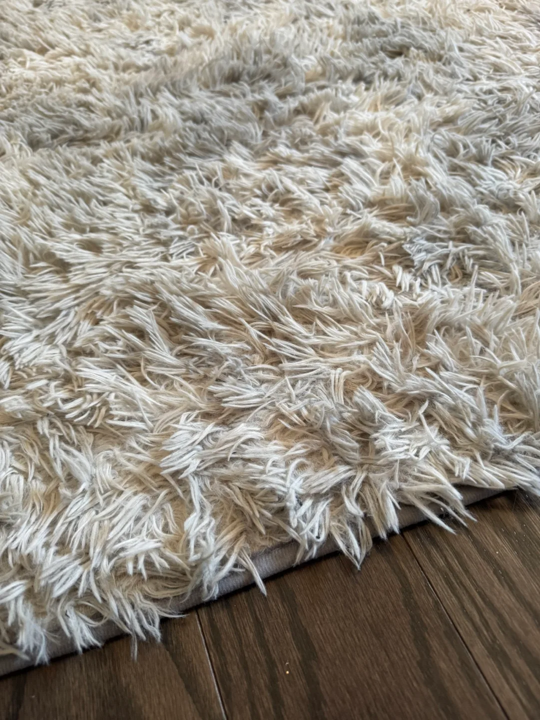 Fluffy Grey and White Rug 4x5ft image indicator(2)