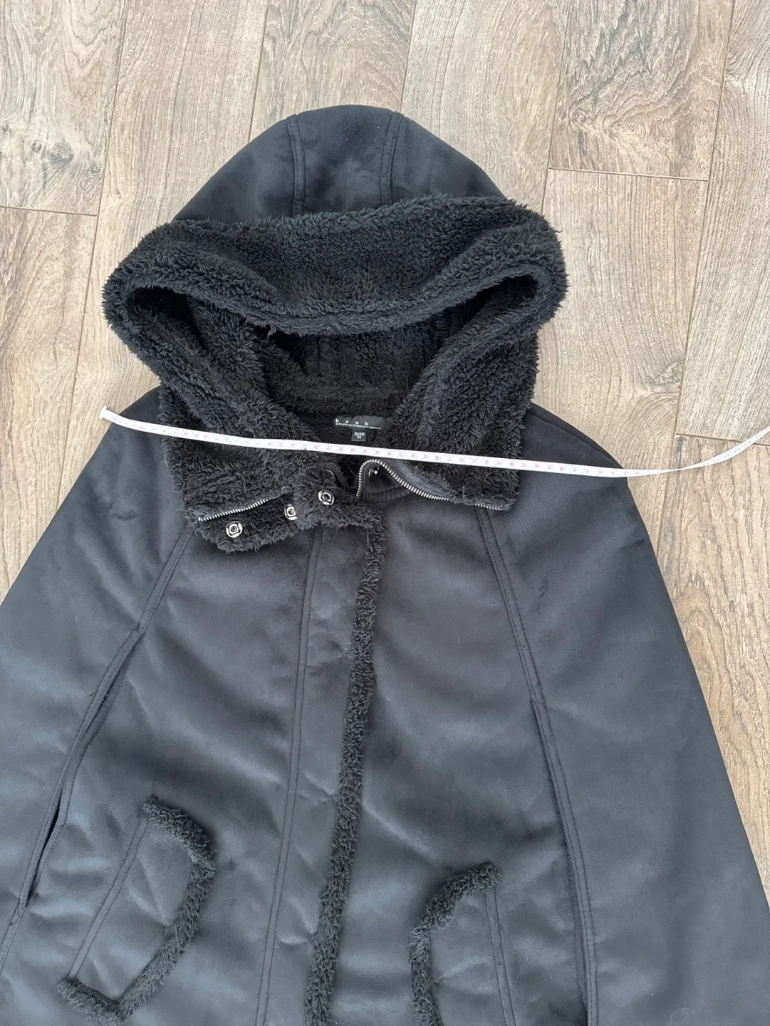 Black Hooded Cape image indicator(2)