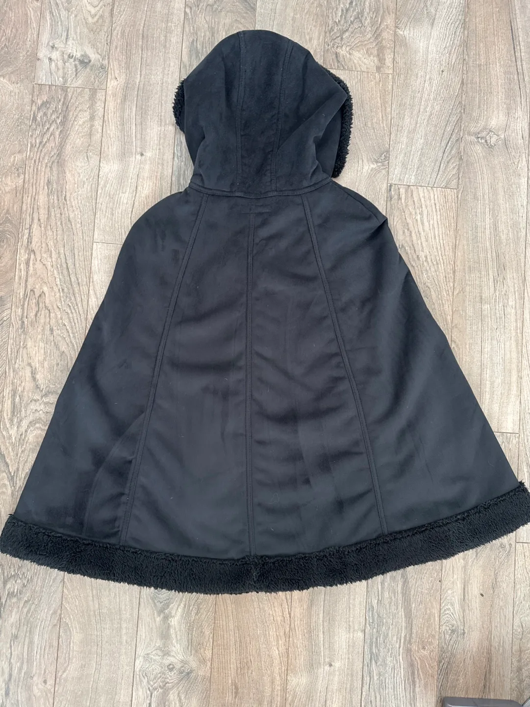 Black Hooded Cape image indicator(6)