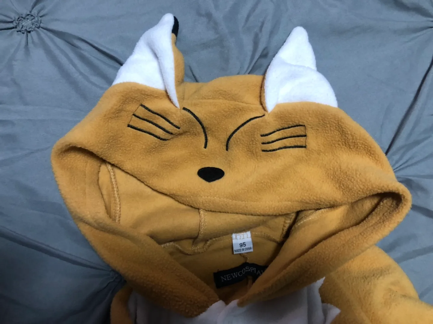 Adorable Fox Onesie - Size 95 (Like New) image indicator(4)