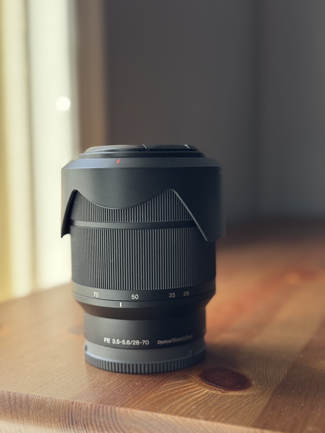 Sony FE 35-56/28-70mm Lens - photo 3