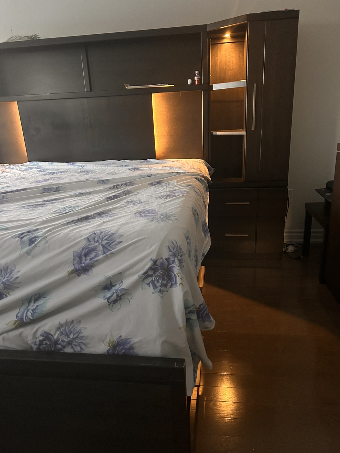 King Size Bed with Built-in Headboard and Storage - photo 5