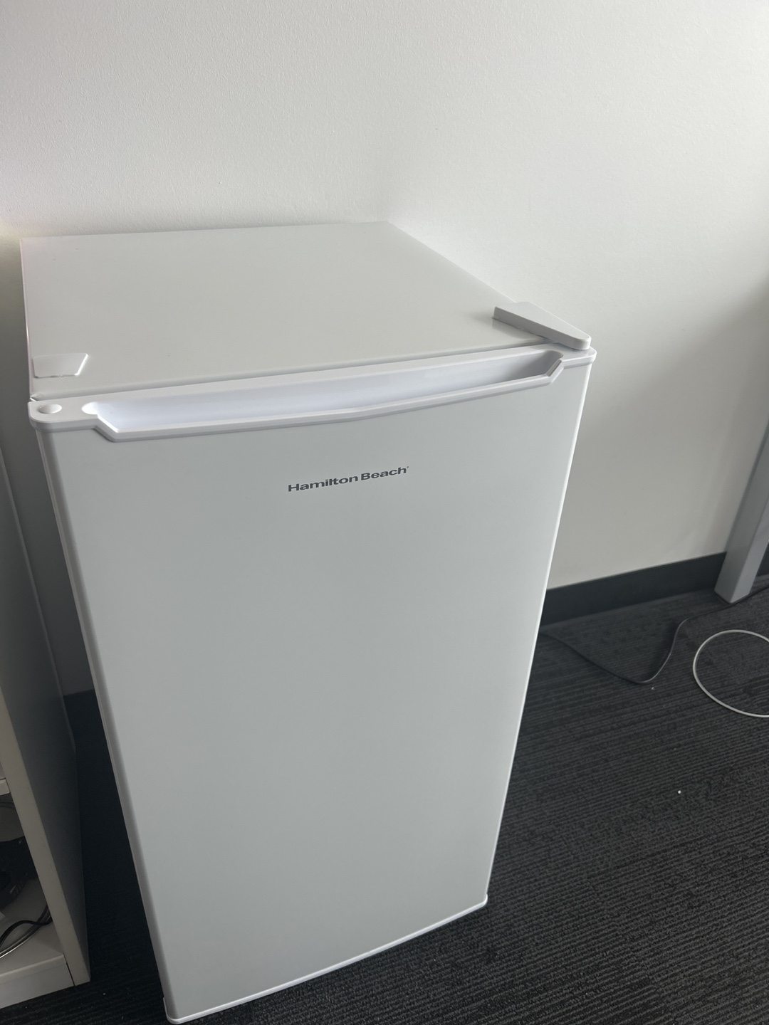Hamilton Beach Mini Fridge - White