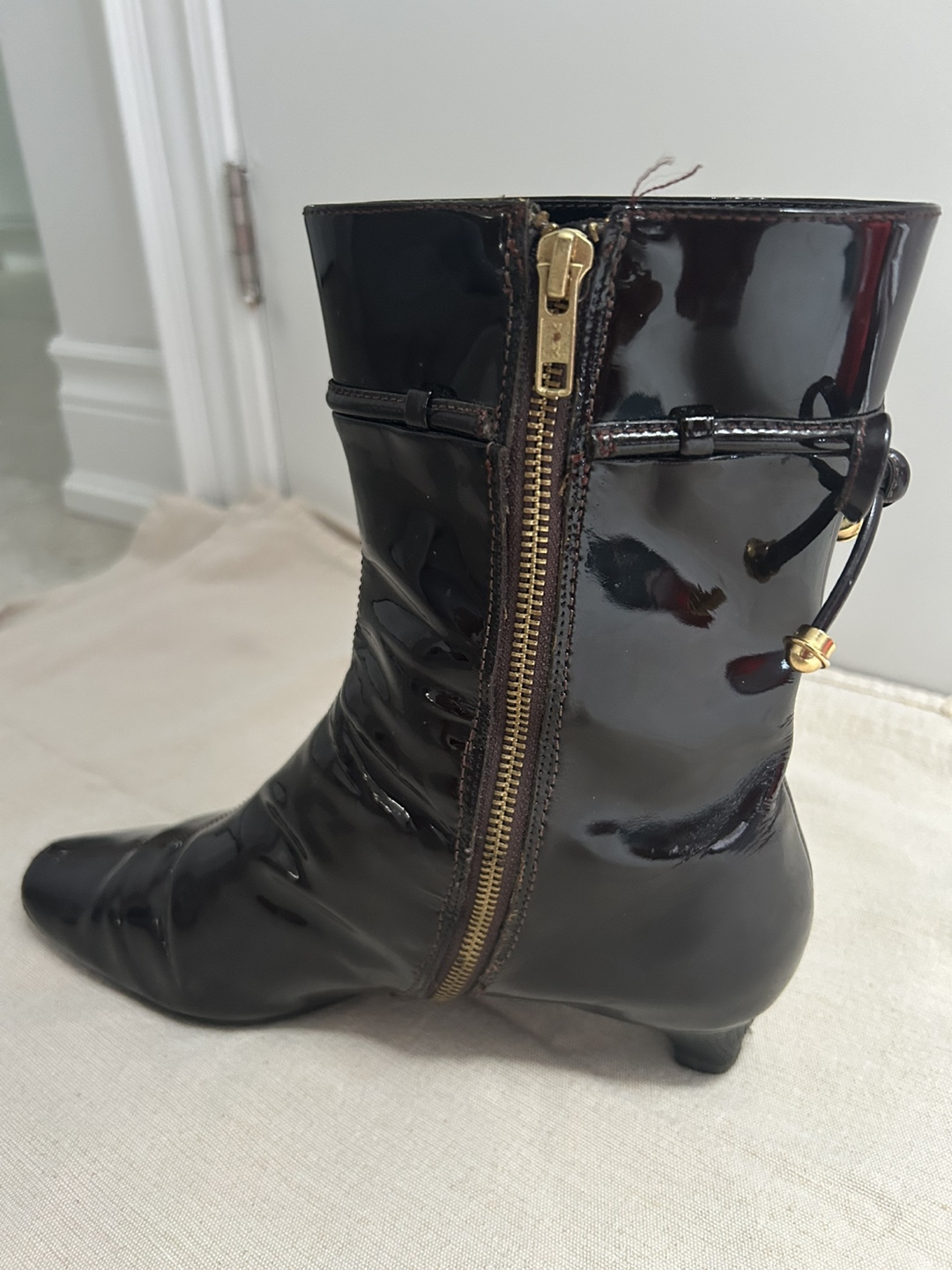Elie Tahari Brown Patent Leather Ankle Boots - photo 5