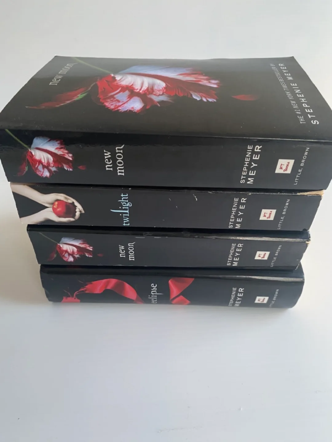 Twilight Books image indicator(2)